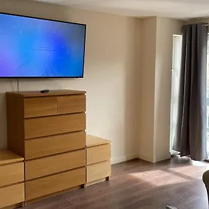 Br Apartment